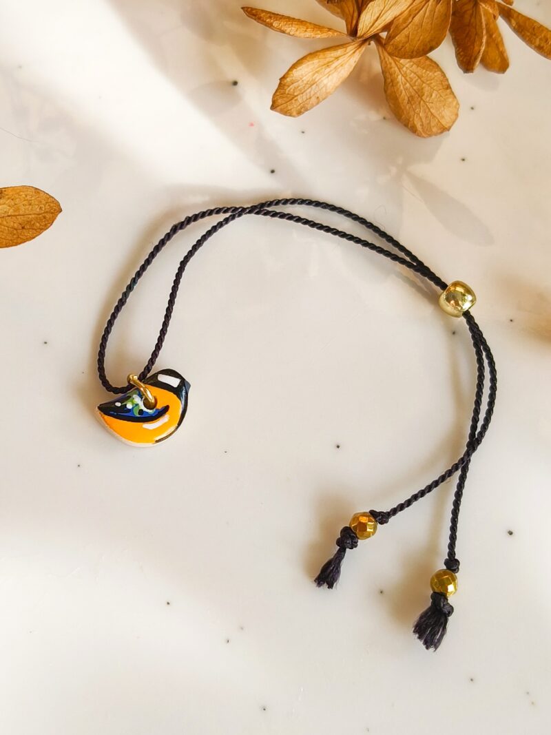 Bransoletka z ptaszkiem – Sikorka Bogatka regulowana na koralik wykończona hematytami