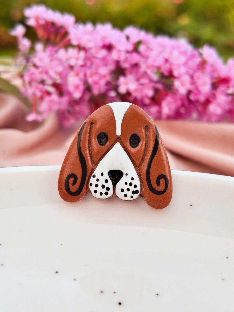 Pin Basset