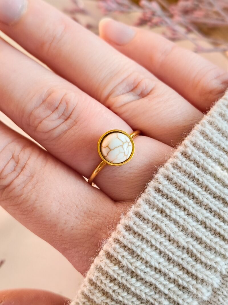 Pierścionek ze stali chirurgicznej z kamieniem naturalnym - Howlit