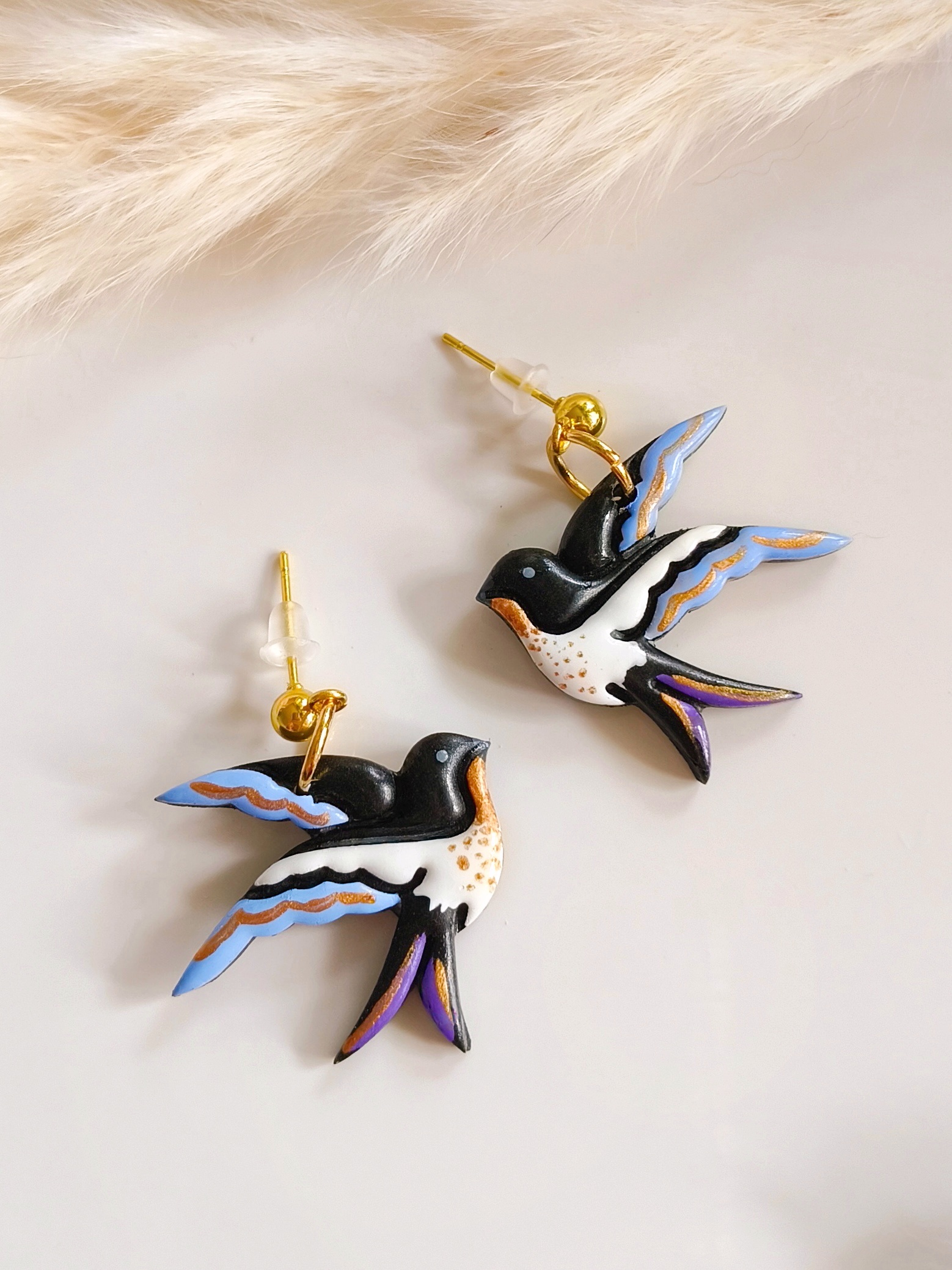 Kolczyki wiszące z ptakami - Jaskółka