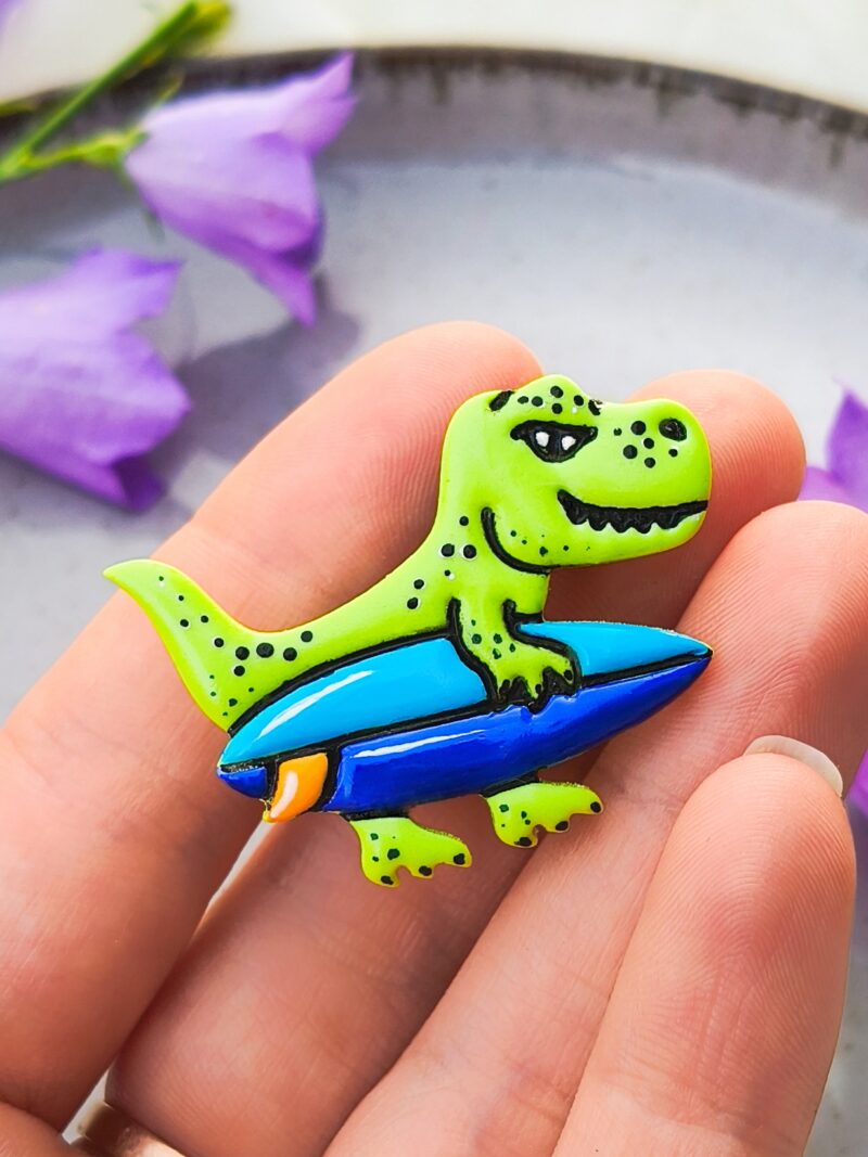 Kolczyki, naszyjnik i pin z dinozaurem T-Rex na desce surfingowej Biżuteria dla surferów, fanów dinozaurów i lata (5)
